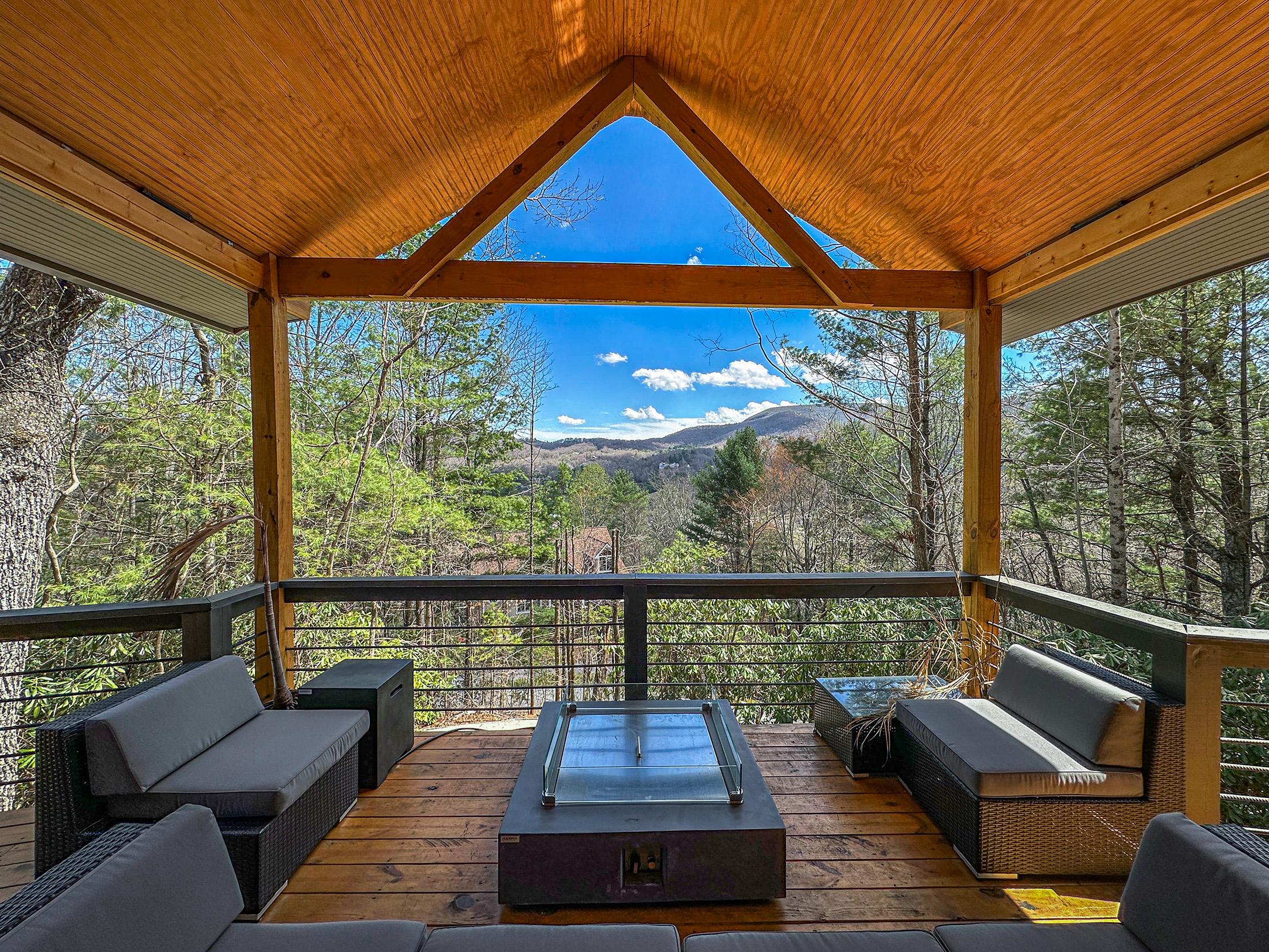 266-E-Sugarbush-Dr-Sky-Valley-Ga-1.jpg