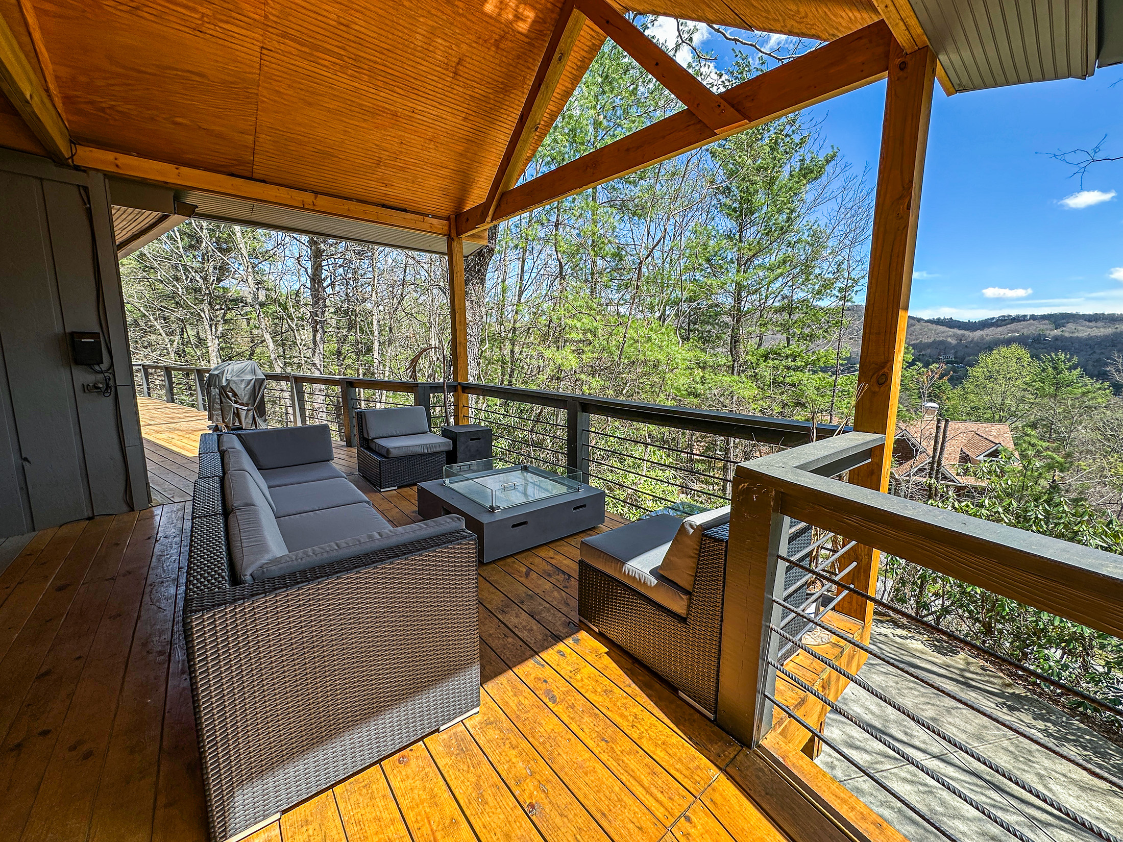 266-E-Sugarbush-Dr-Sky-Valley-Ga-2.jpg
