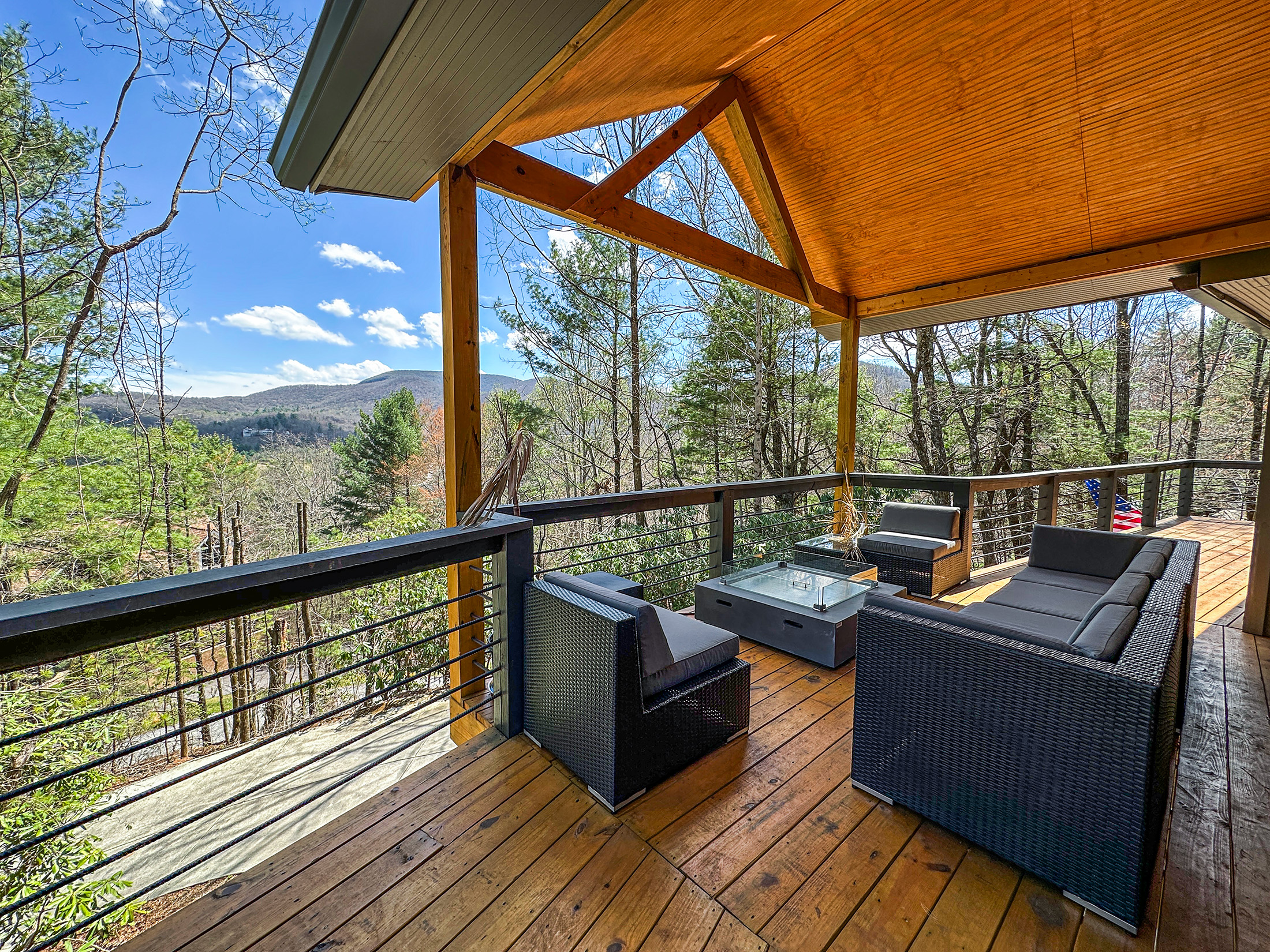 266-E-Sugarbush-Dr-Sky-Valley-Ga-3.jpg