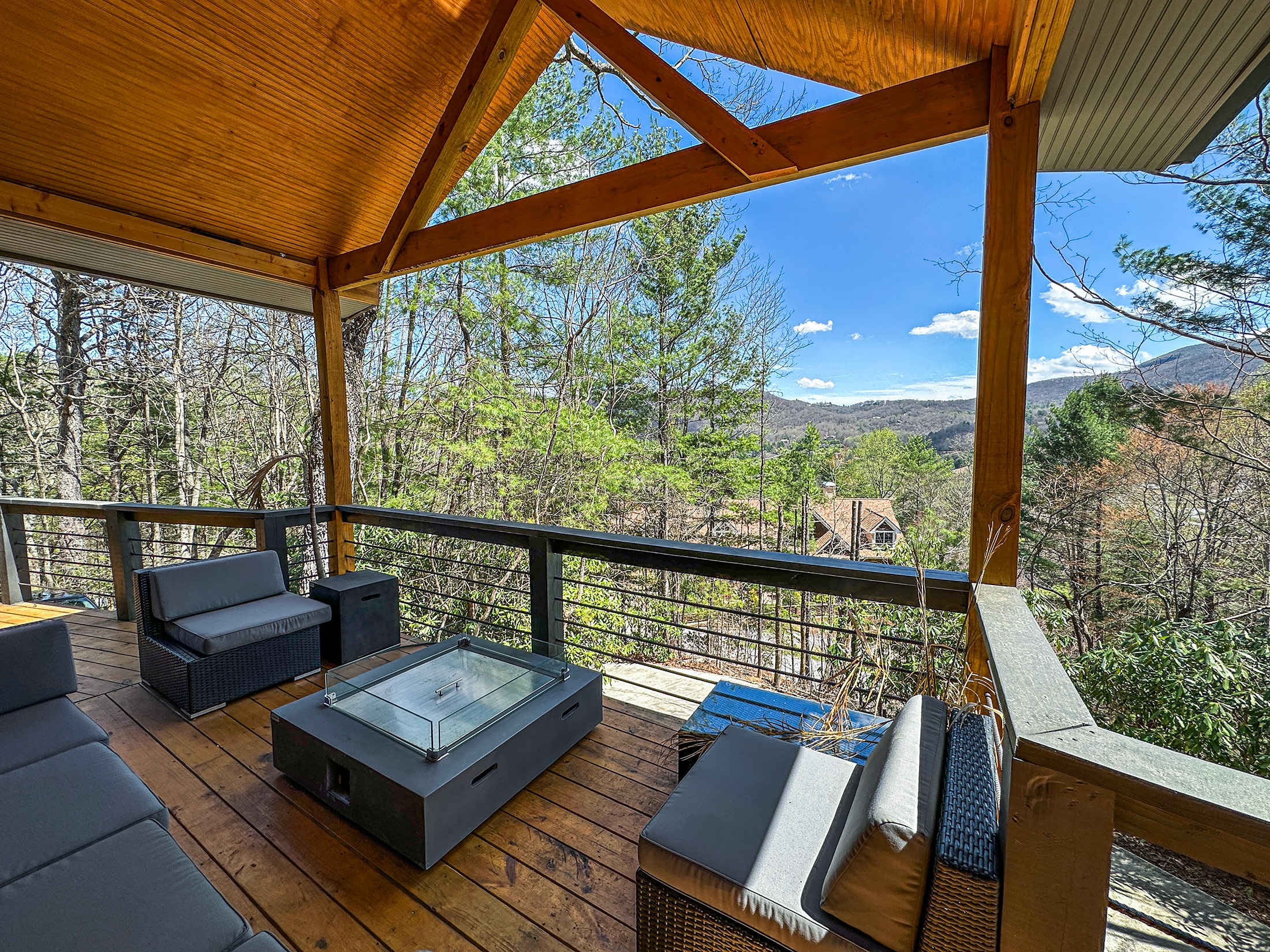 266-E-Sugarbush-Dr-Sky-Valley-Ga-5.jpg