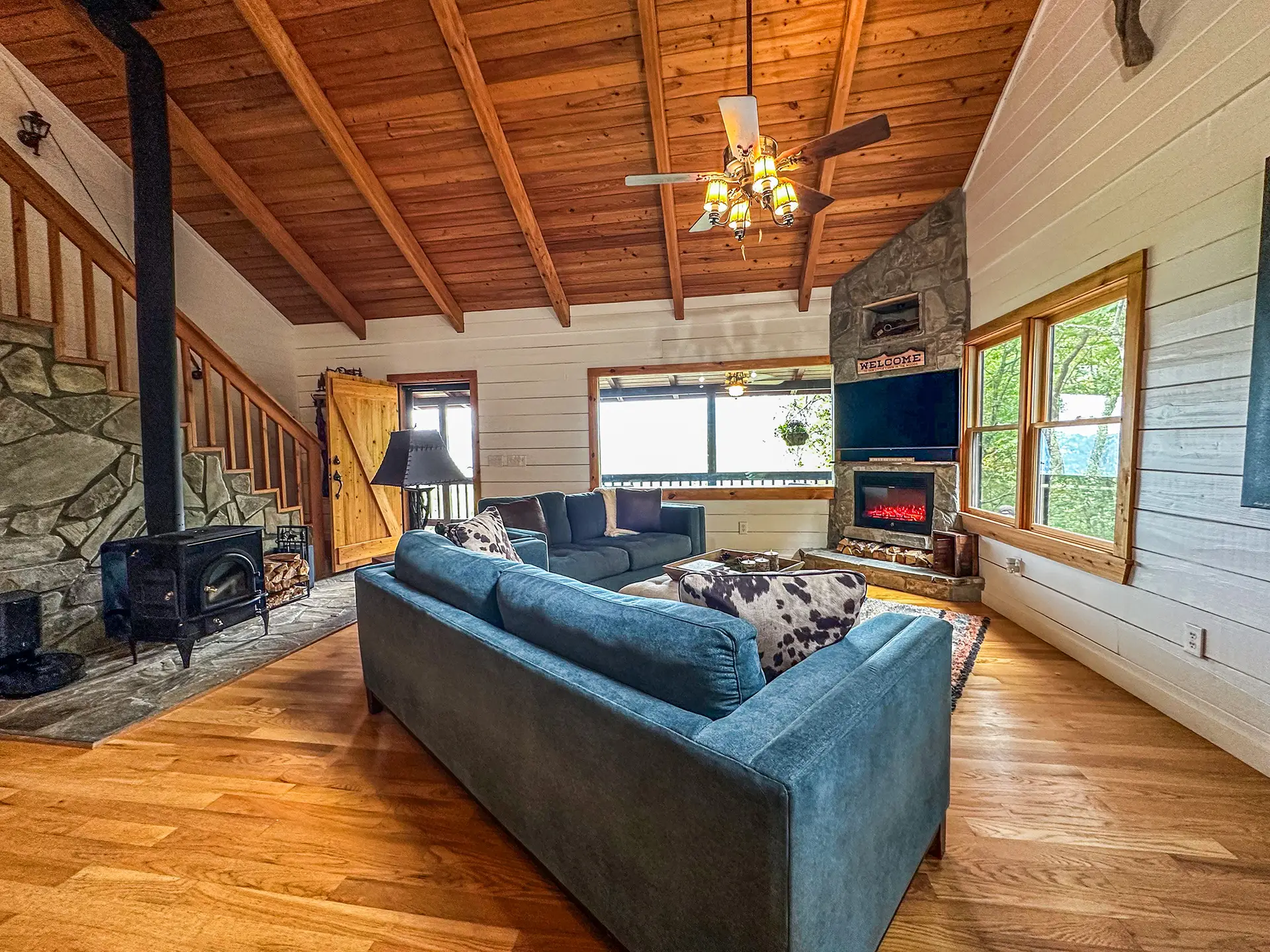 400-Knob-Dr.-Sky-Valley-GA-30537-8.webp