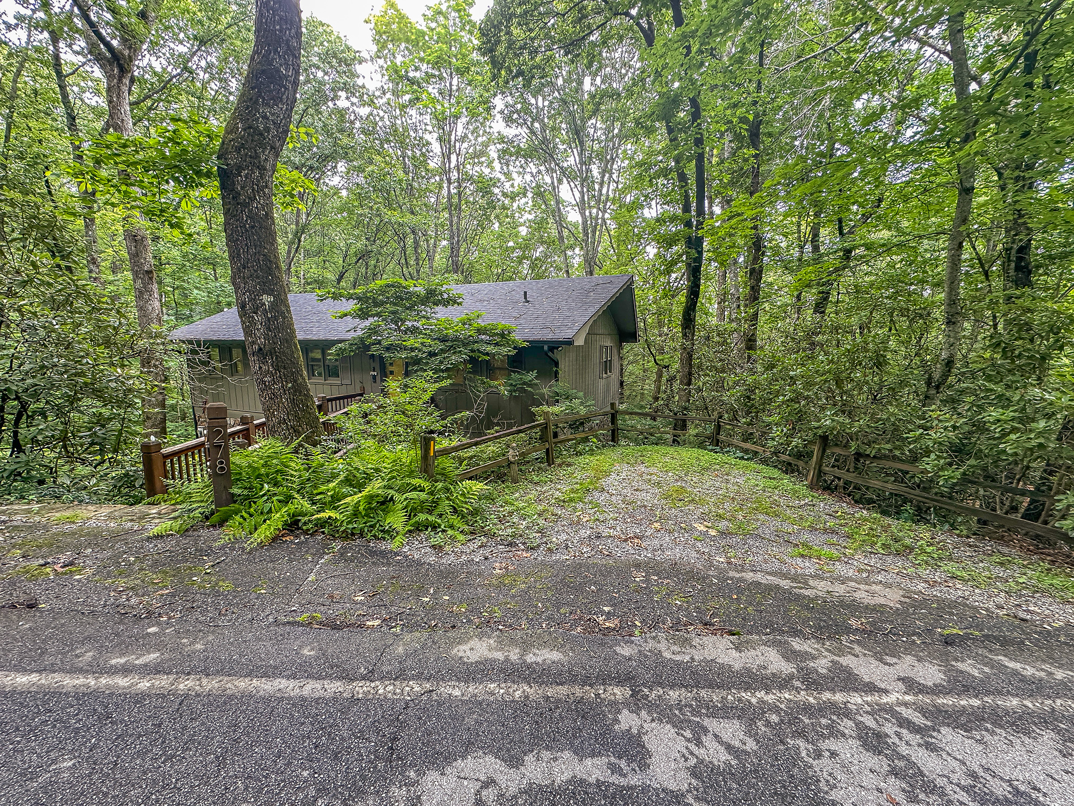 278 W. Sugarbush Dr Sky Valley GA 30537 - 2