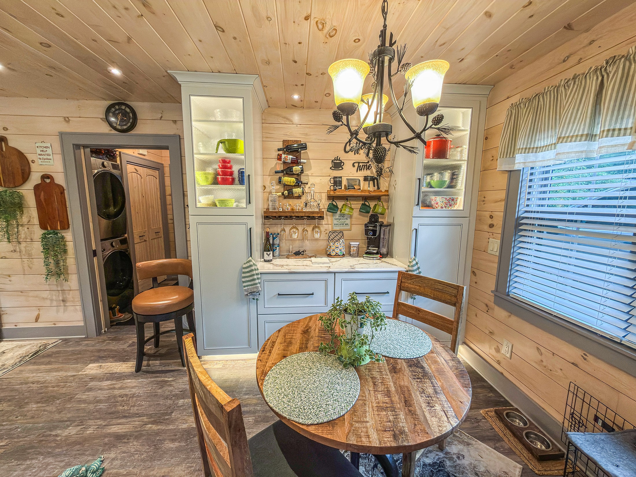 111 Wildflower Rd. Scaly Mountain NC 28775 - 28