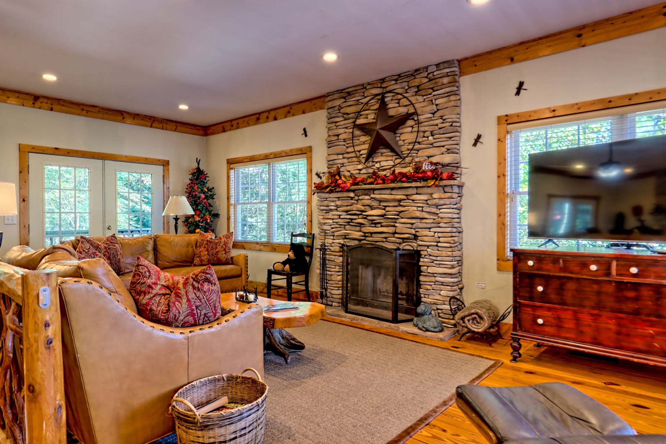 3315 Bald Mountain Rd. Sky Valley GA 30537 - 8
